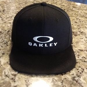 Oakley Snapback Hat (Brand New)